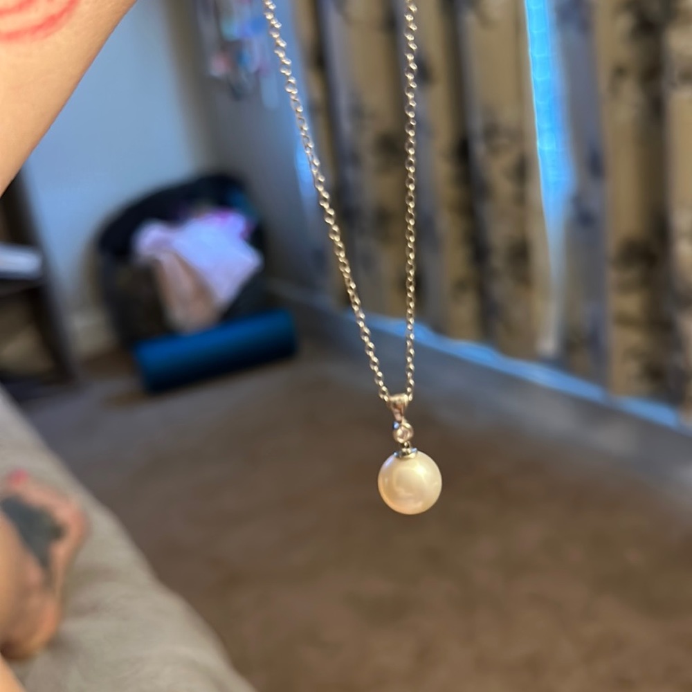 White Gold pearl necklace